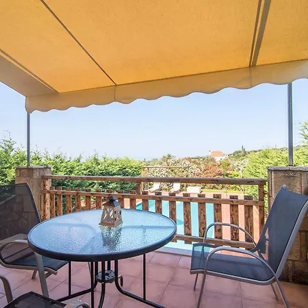 빌라 Navarone Villas Petrochori (Peloponnese)